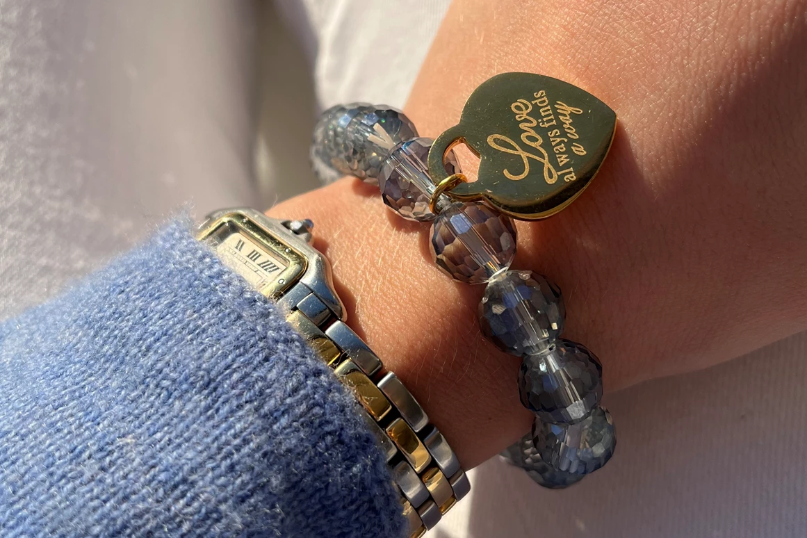 Einkaufen Wiesbaden: Die richtigen Accessoires und passender Schmuck werten jedes Outfit auf! - Embellir Wiesbaden