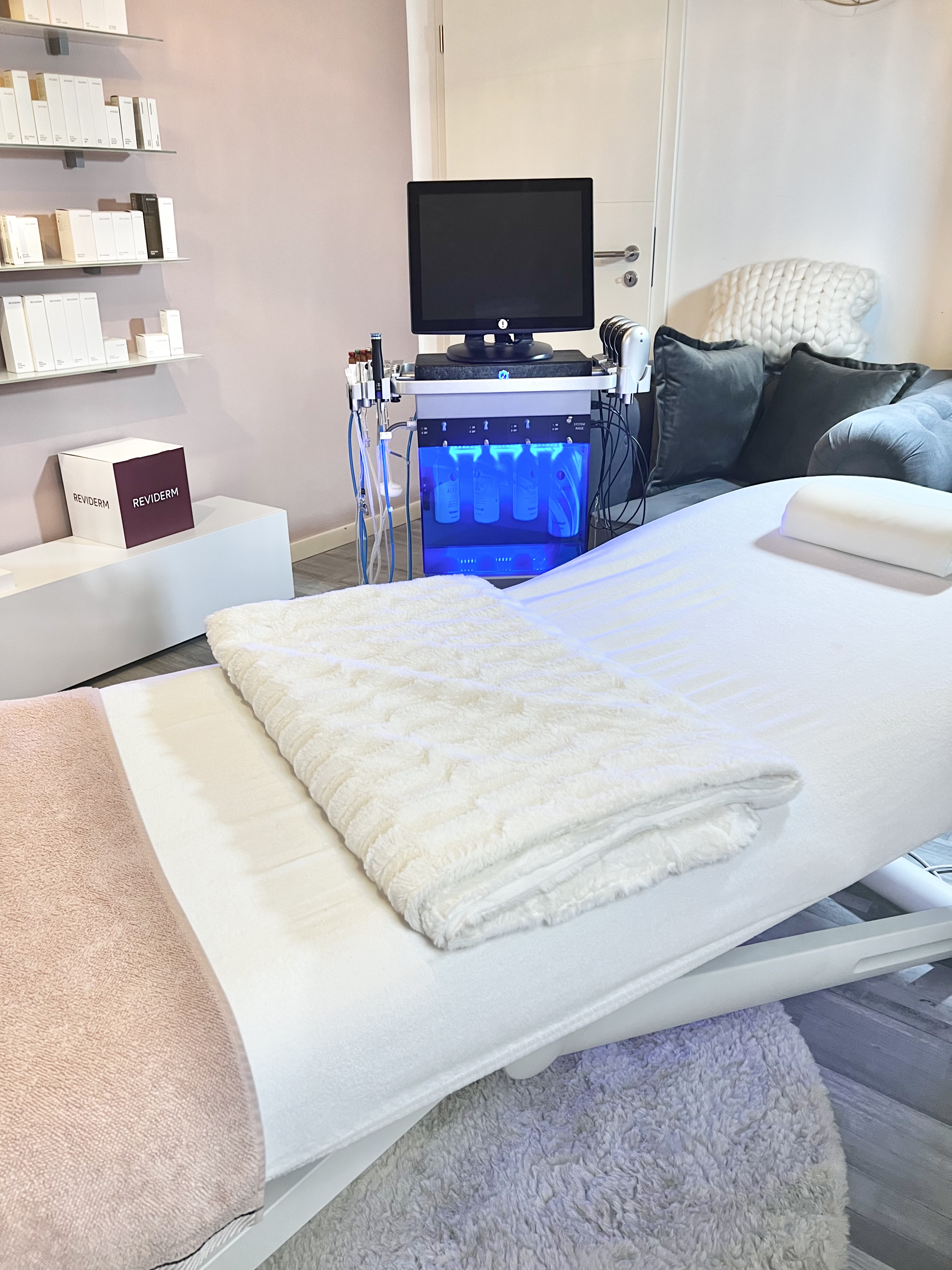 Wiesbaden Suche - Hessen - Innenansicht  - Kosmetikstudio Wiesbaden by Maria Simona/La Glamour Beauty